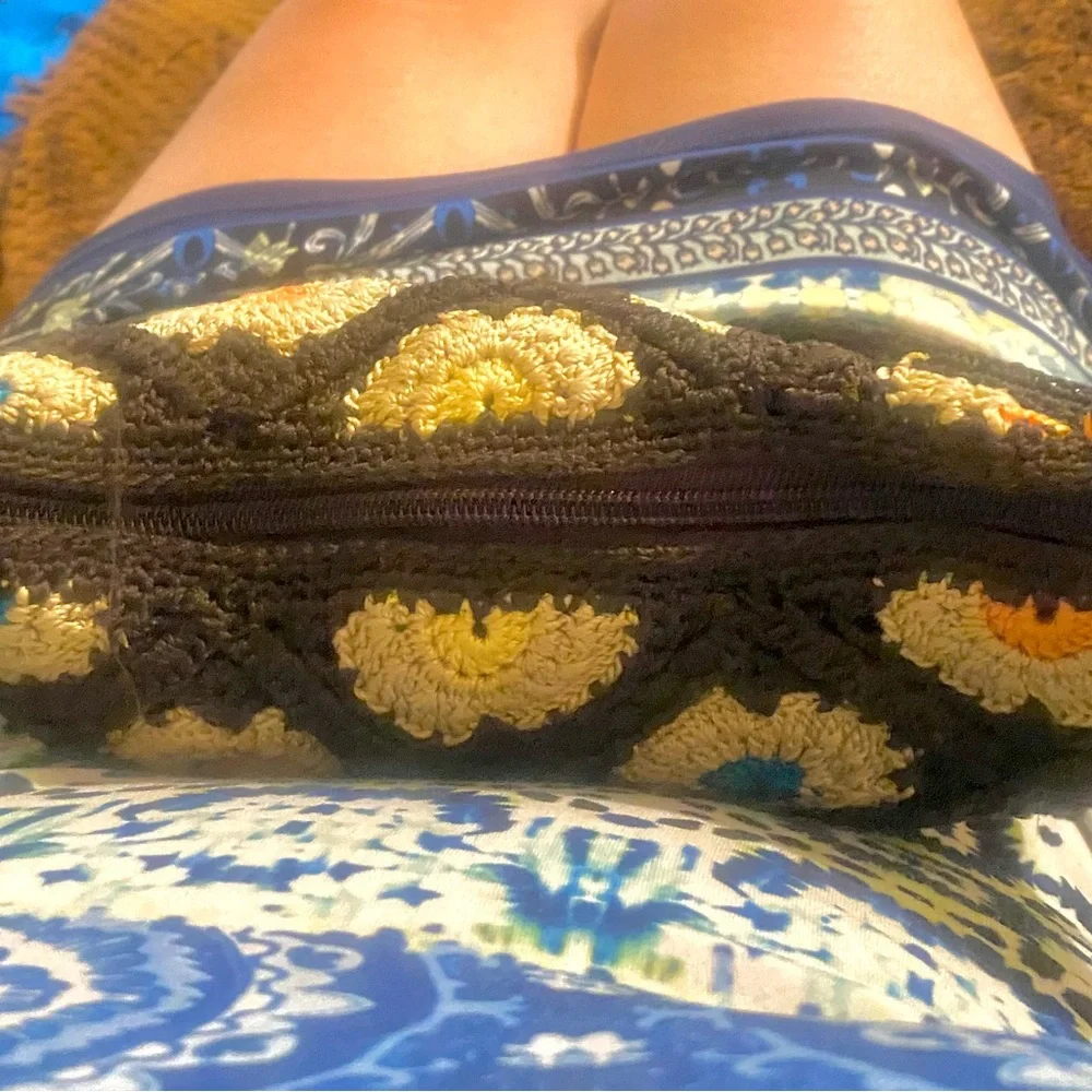 SENT AS FREE GIFT!  SAK Crocheted Floral Purse with Top Zipper, Long Strap - Picture 8 of 9